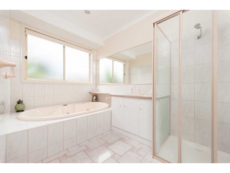 11 Cardiff Court, Craigieburn VIC 3064