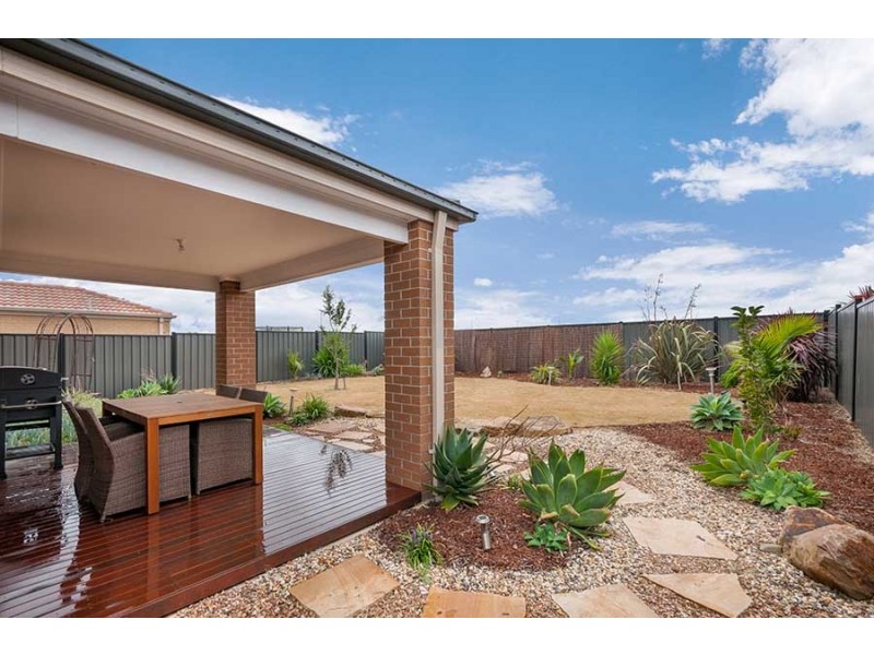 96 Charteris Drive, Craigieburn VIC 3064