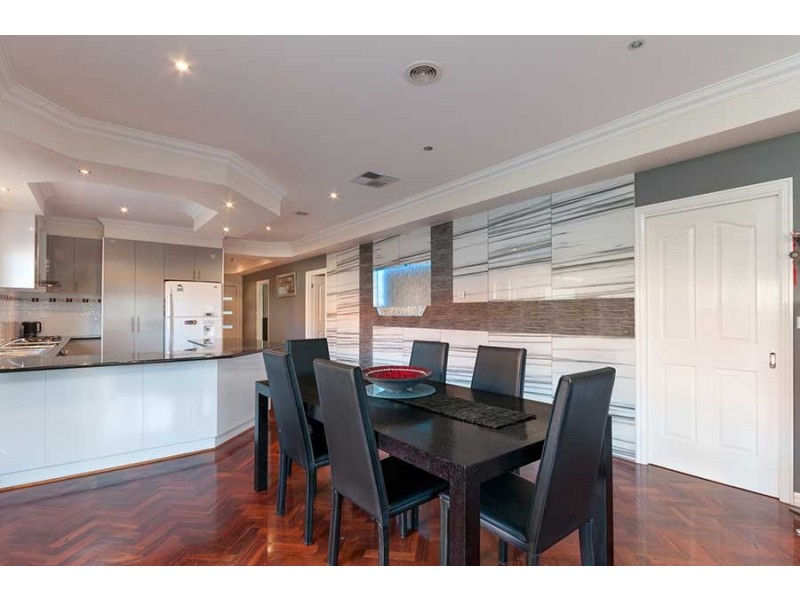 14 Limerick Court, Roxburgh Park VIC 3064