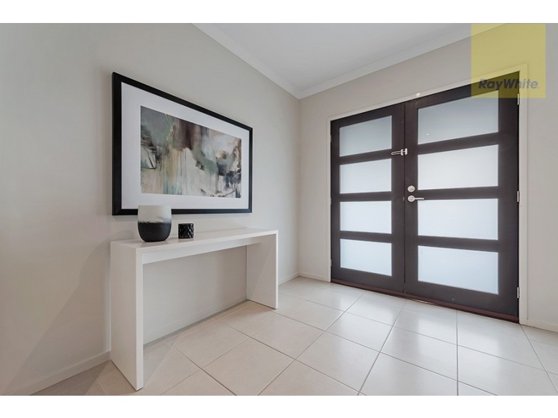 8 Lion Chase, Craigieburn VIC 3064