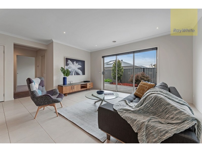 8 Lion Chase, Craigieburn VIC 3064