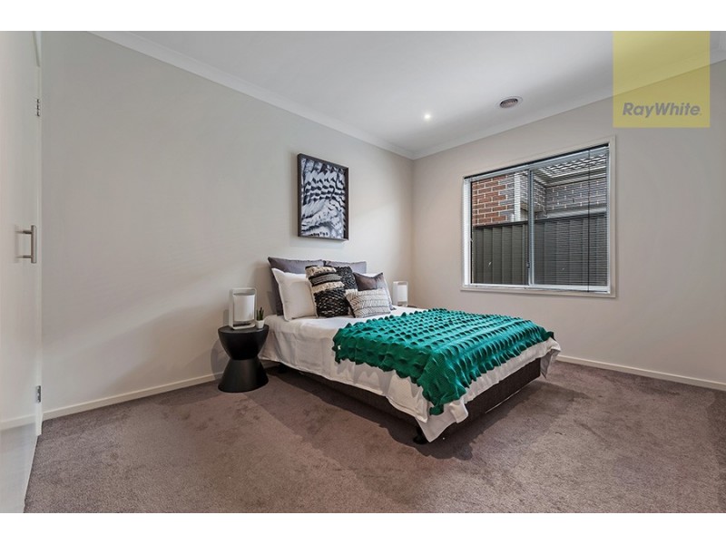 8 Lion Chase, Craigieburn VIC 3064