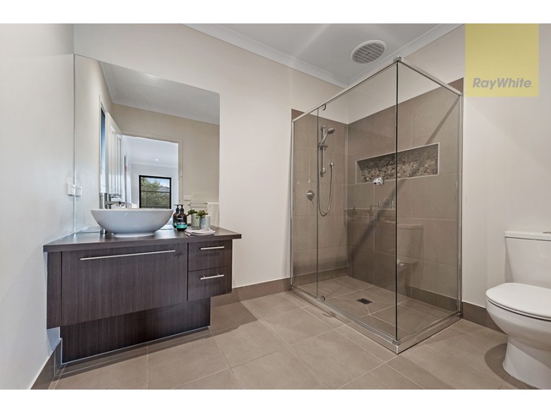 8 Lion Chase, Craigieburn VIC 3064