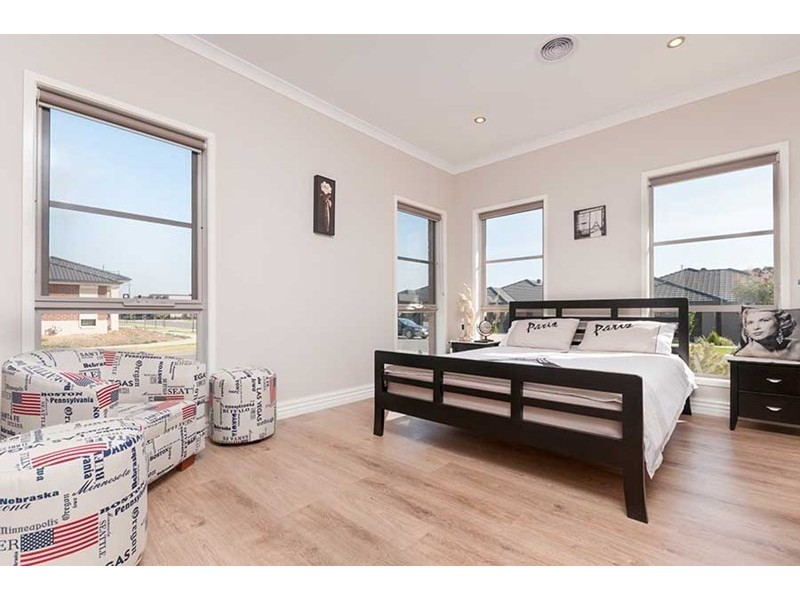 44 Huntington Drive, Craigieburn VIC 3064