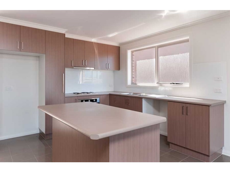 36 Windrock Avenue, Craigieburn VIC 3064