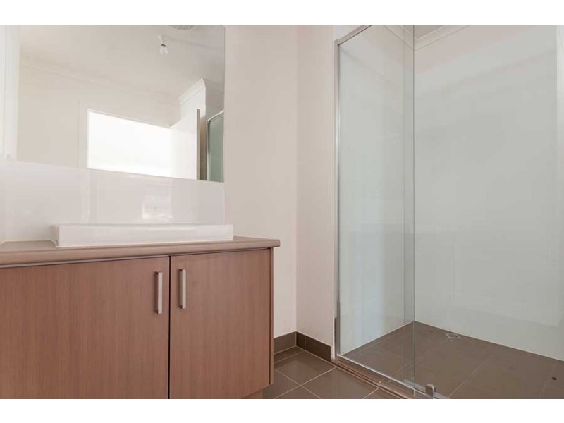 36 Windrock Avenue, Craigieburn VIC 3064