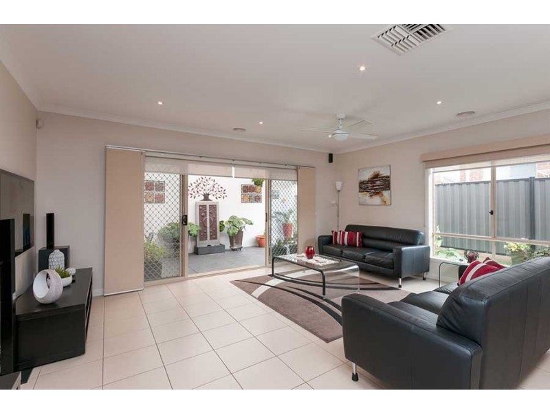 24 Powell Street, Craigieburn VIC 3064