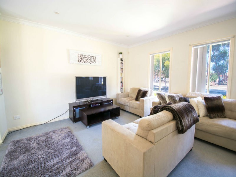 29 Franklin Avenue, Roxburgh Park VIC 3064