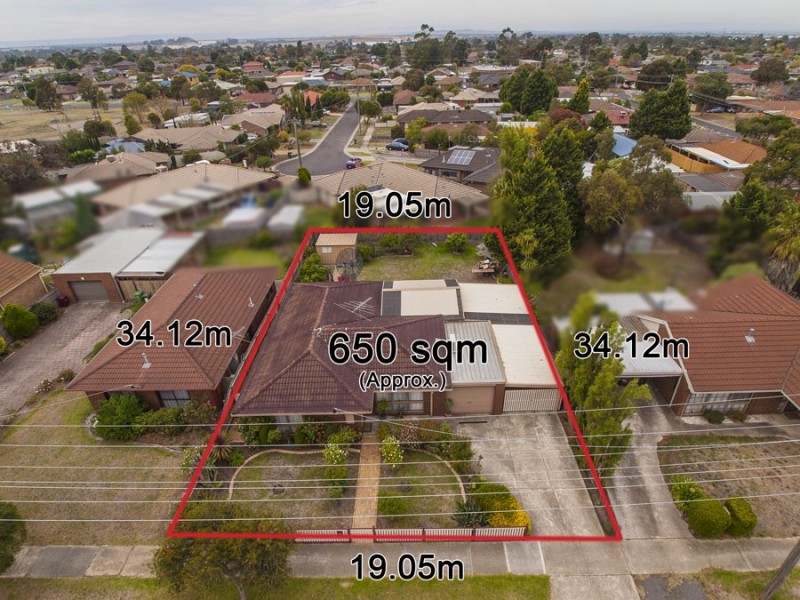4 Banbury Crescent, Craigieburn VIC 3064