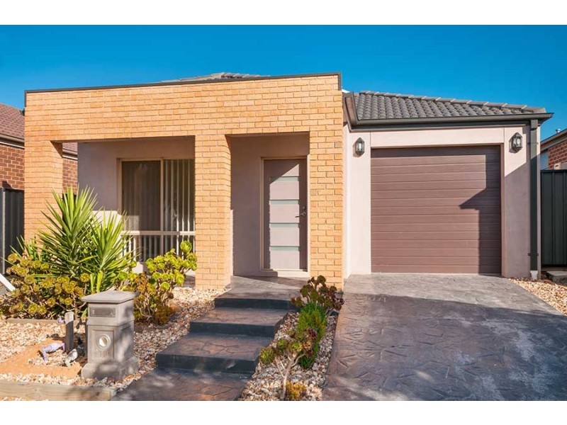 13 Falls Avenue, Craigieburn VIC 3064