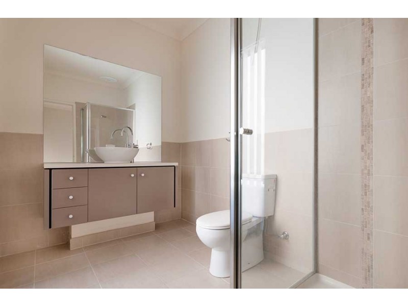 13 Falls Avenue, Craigieburn VIC 3064