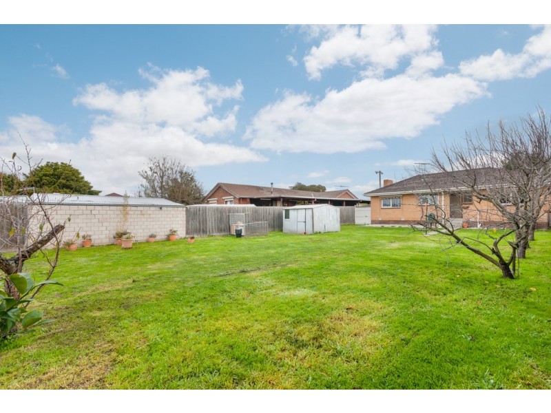 4 Lee Street, Craigieburn VIC 3064