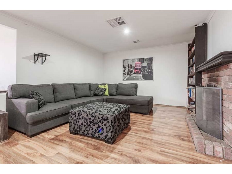 37 Farnborough Avenue, Craigieburn VIC 3064