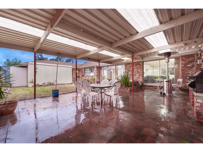 37 Farnborough Avenue, Craigieburn VIC 3064