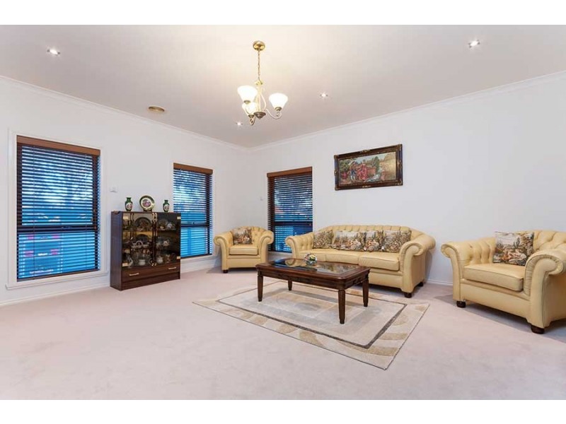 11 Beckett Way, Craigieburn VIC 3064