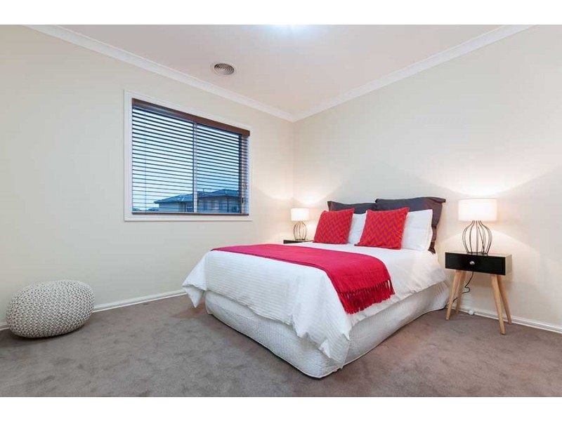 3 Ravenwoods Way, Craigieburn VIC 3064