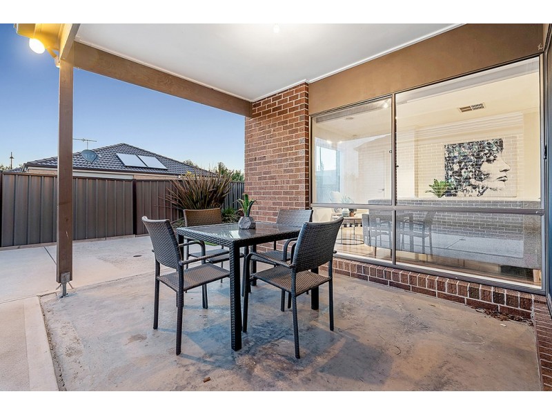 2 Powell Street, Craigieburn VIC 3064