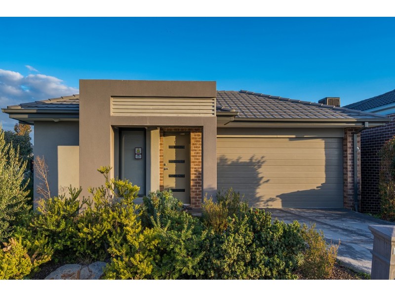 17 Dashing Road, Craigieburn VIC 3064