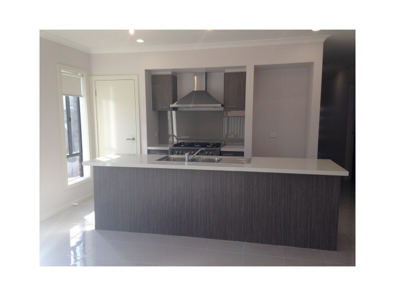 17 Dashing Road, Craigieburn VIC 3064