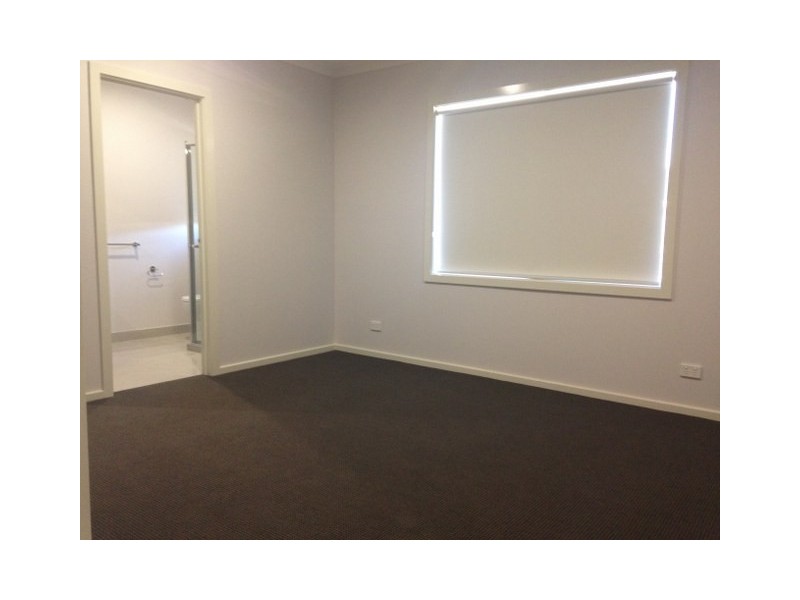 17 Dashing Road, Craigieburn VIC 3064