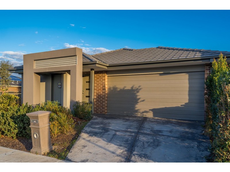 17 Dashing Road, Craigieburn VIC 3064