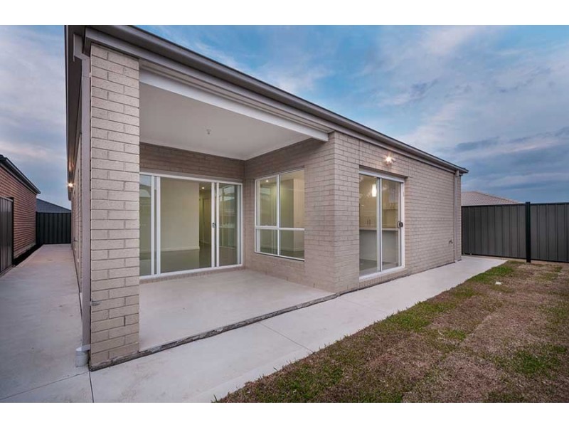 25 Viewmont Avenue, Craigieburn VIC 3064