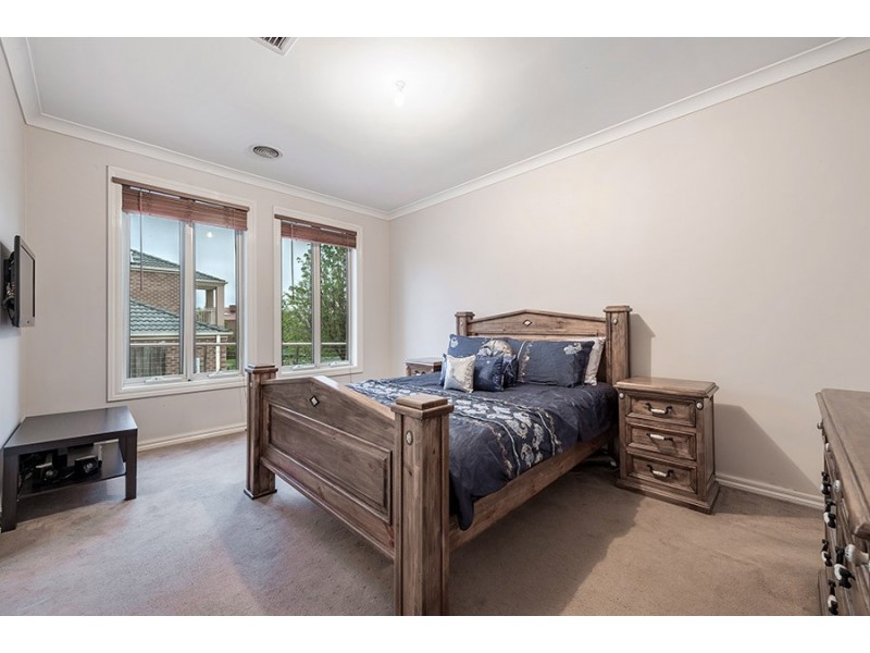 4 Holbeck Place, Craigieburn VIC 3064