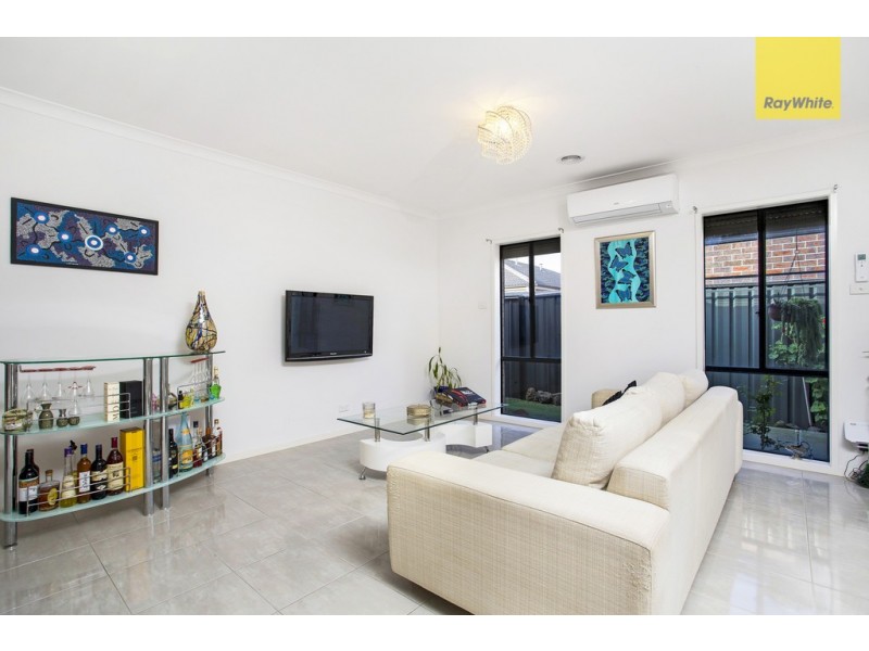 25 Dempster Drive, Craigieburn VIC 3064