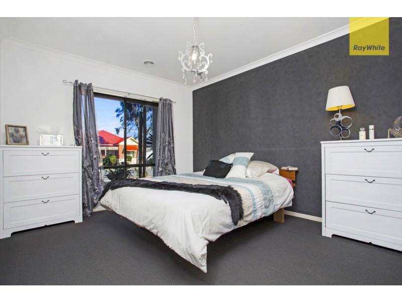 25 Dempster Drive, Craigieburn VIC 3064