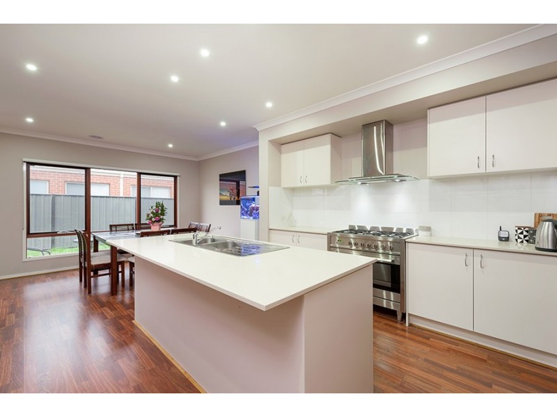 16 Falkland Road, Craigieburn VIC 3064
