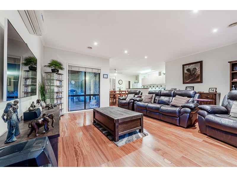 104 Royal Terrace, Craigieburn VIC 3064