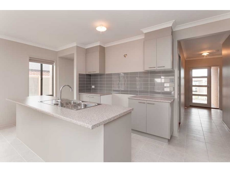 43 Travers Street, Craigieburn VIC 3064