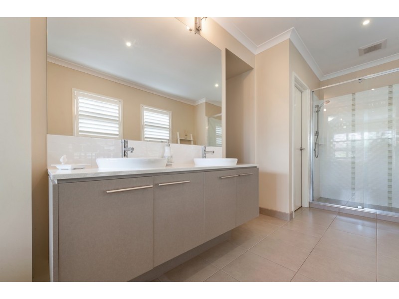 35 Candlebark Drive, Greenvale VIC 3059