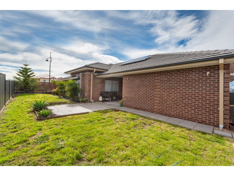 35 Candlebark Drive, Greenvale VIC 3059