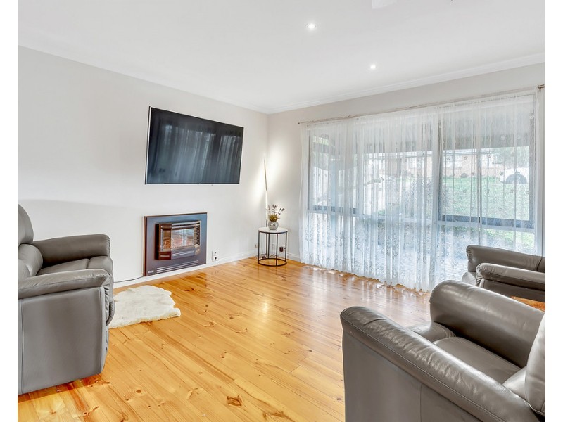 26 Axminster Drive, Craigieburn VIC 3064