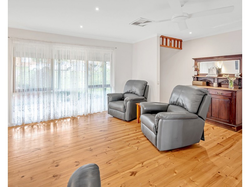 26 Axminster Drive, Craigieburn VIC 3064