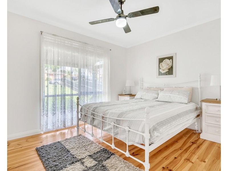 26 Axminster Drive, Craigieburn VIC 3064