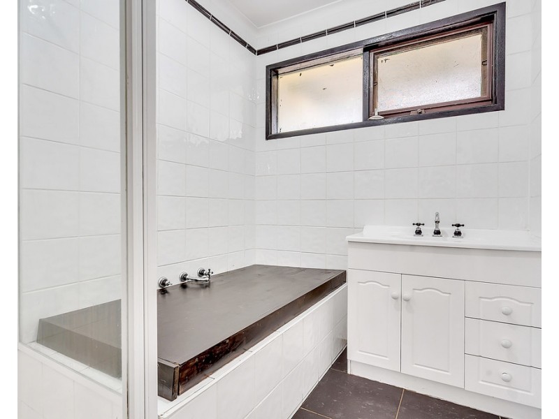 26 Axminster Drive, Craigieburn VIC 3064