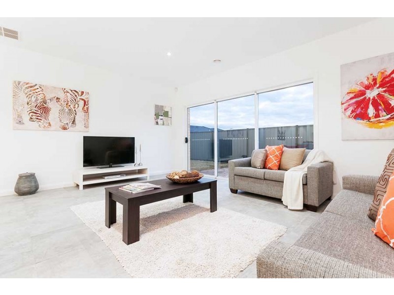 4 Cardigan Street, Craigieburn VIC 3064