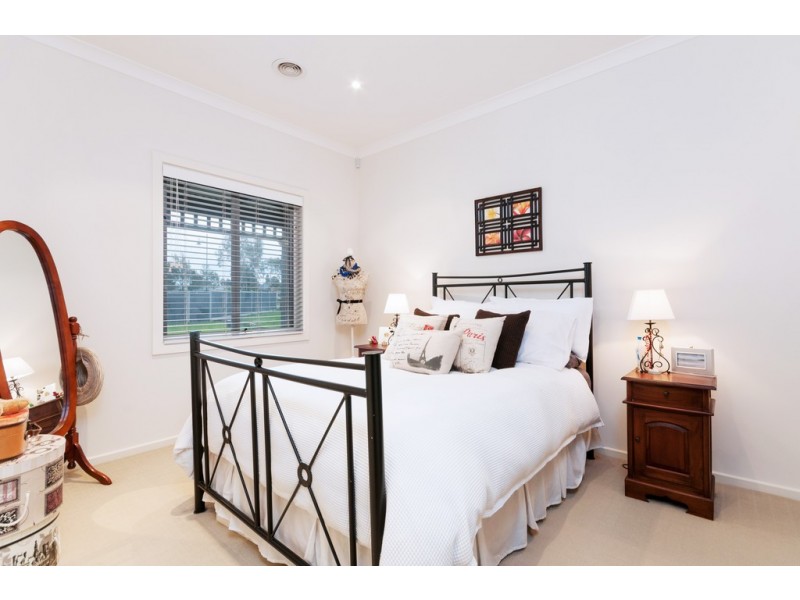 29 Hurlingham Way, Craigieburn VIC 3064