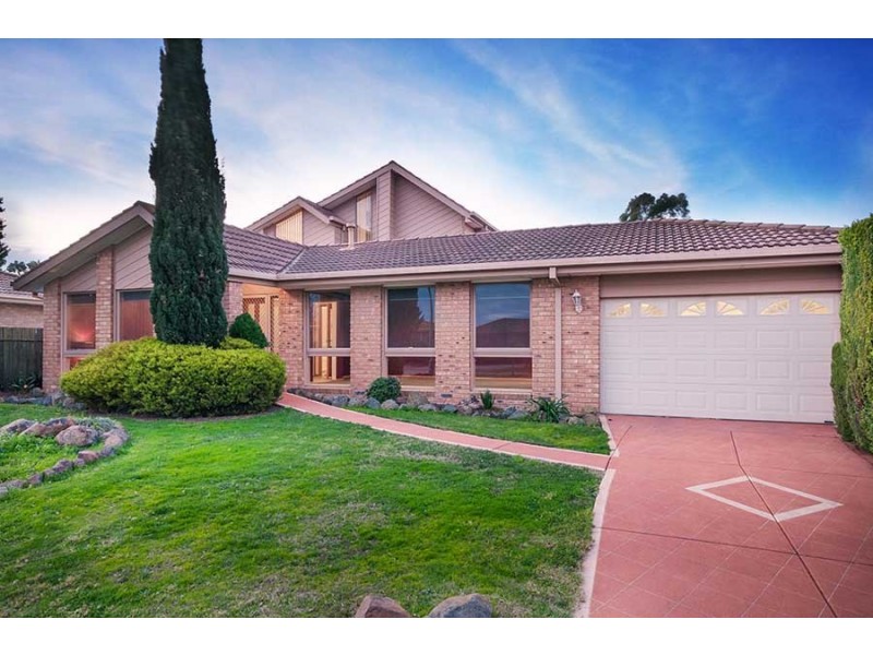 30 Pembroke Crescent, Craigieburn VIC 3064