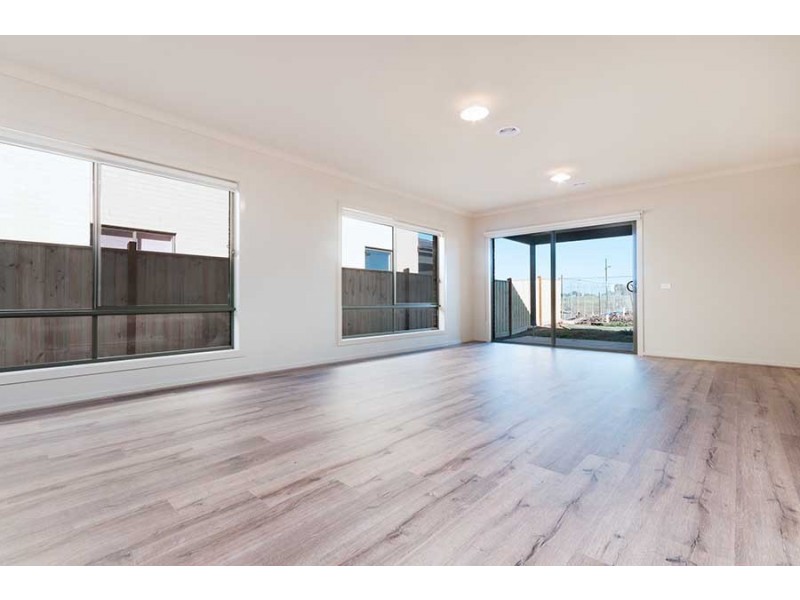22 Primavera Way, Mickleham VIC 3064