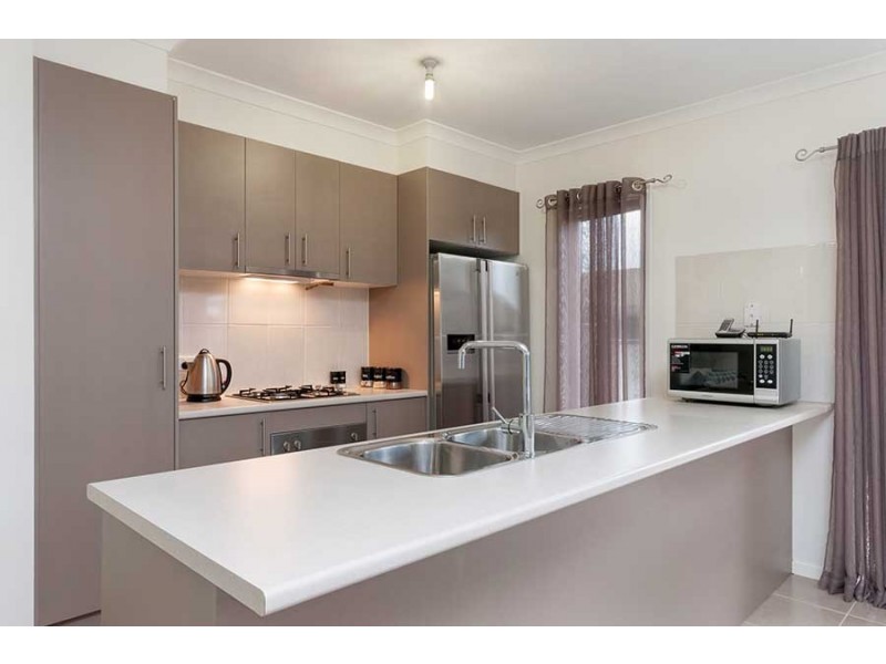 5 Hadley Lane, Craigieburn VIC 3064