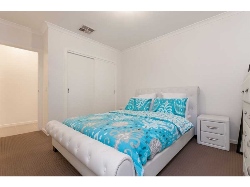 5 Hadley Lane, Craigieburn VIC 3064