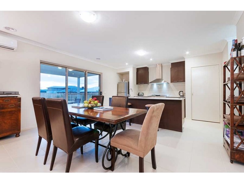 33 Ambrosia Way, Beveridge VIC 3753