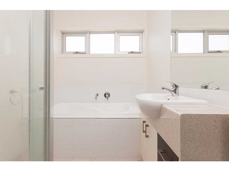 8 Burrora Way, Craigieburn VIC 3064