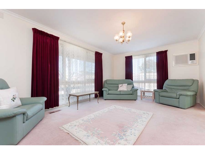 24 Milburn Place, Craigieburn VIC 3064