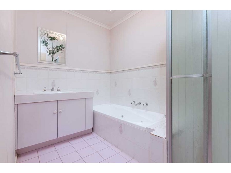 24 Milburn Place, Craigieburn VIC 3064