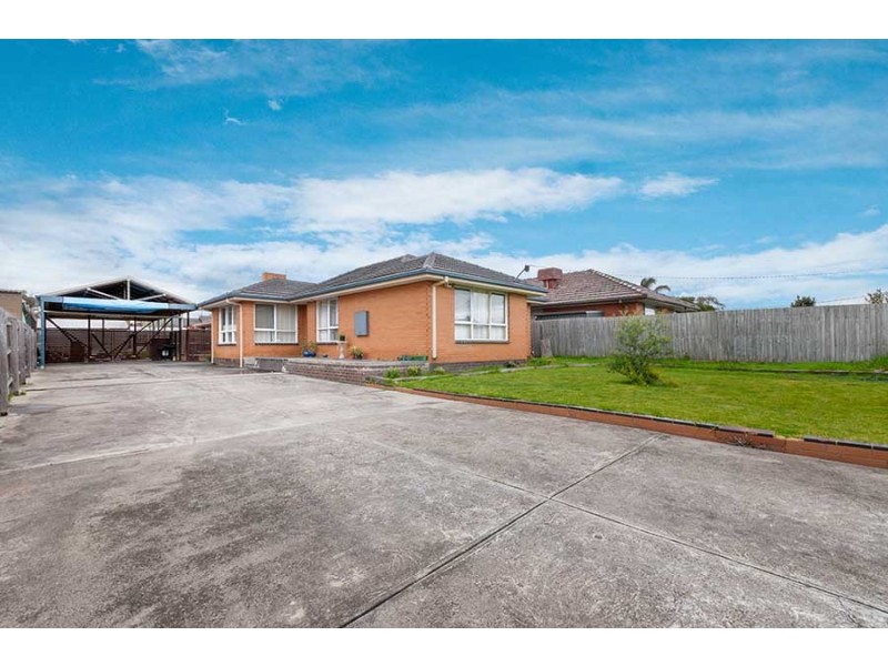 17 Selwyn Avenue, Craigieburn VIC 3064