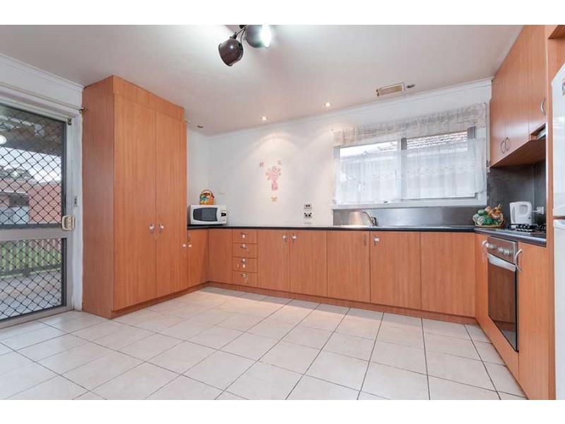 17 Selwyn Avenue, Craigieburn VIC 3064